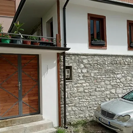 Iris House - Casa Indipendente A Berat